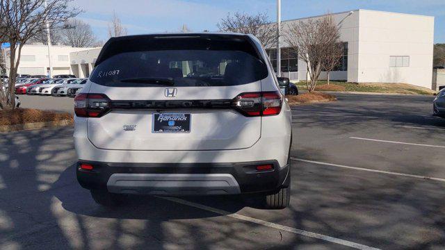 new 2025 Honda Pilot car, priced at $45,350