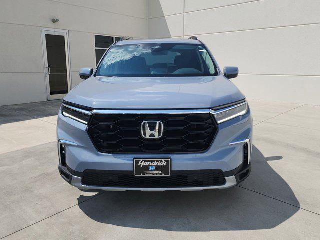 new 2025 Honda Pilot car, priced at $54,300