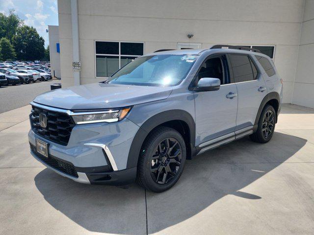 new 2025 Honda Pilot car, priced at $54,300