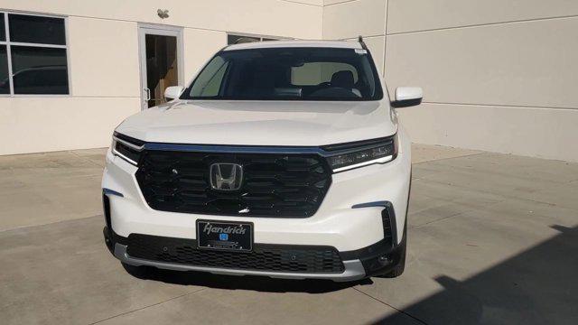 new 2025 Honda Pilot car, priced at $49,405