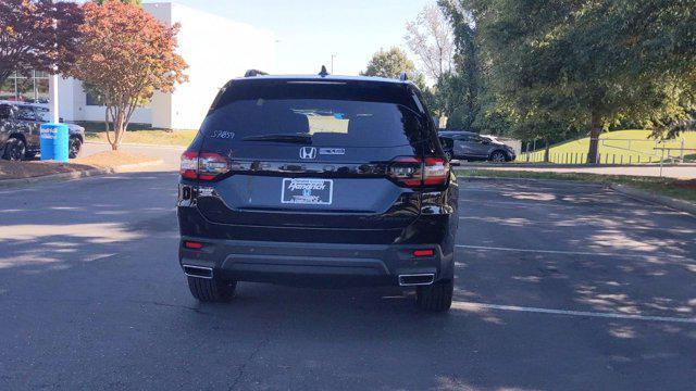 new 2025 Honda Pilot car, priced at $55,975