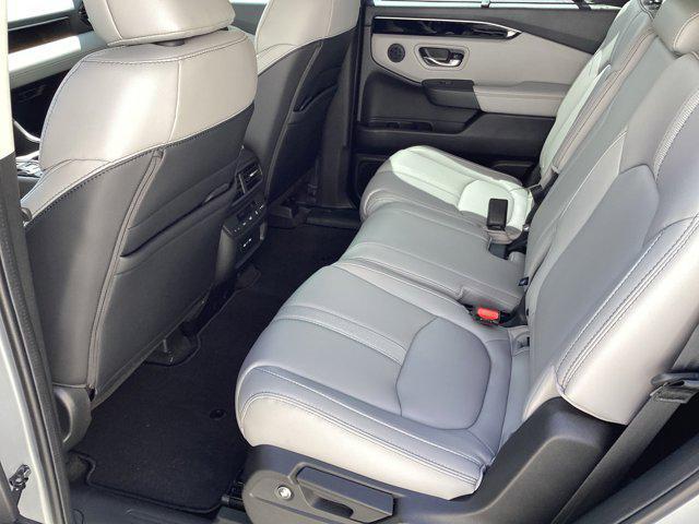 new 2025 Honda Pilot car, priced at $48,950