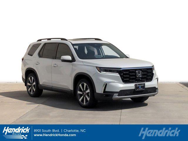 new 2025 Honda Pilot car, priced at $49,050