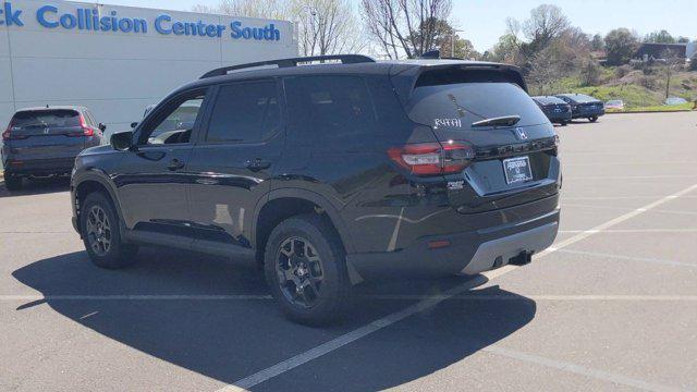 new 2025 Honda Pilot car, priced at $51,375
