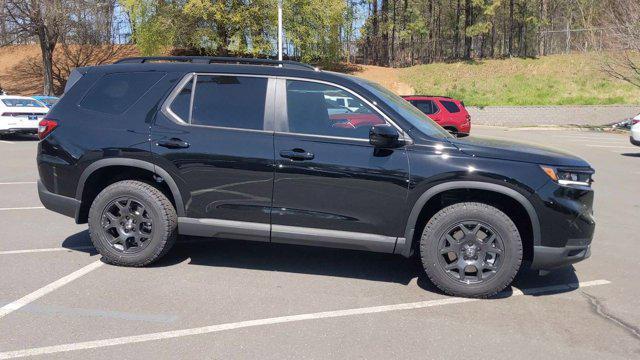 new 2025 Honda Pilot car, priced at $51,375