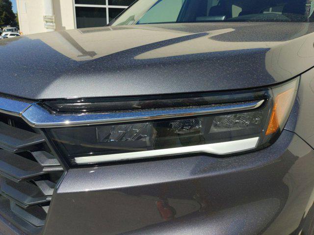 new 2025 Honda Pilot car, priced at $47,095