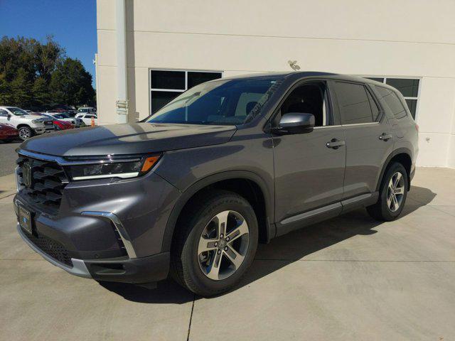 new 2025 Honda Pilot car, priced at $47,095