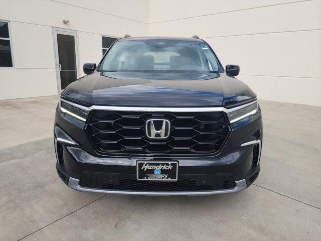 new 2025 Honda Pilot car, priced at $50,895