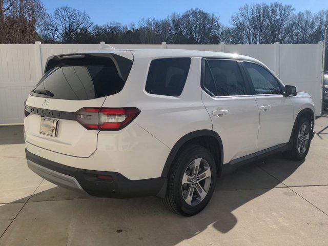 used 2025 Honda Pilot car, priced at $42,995