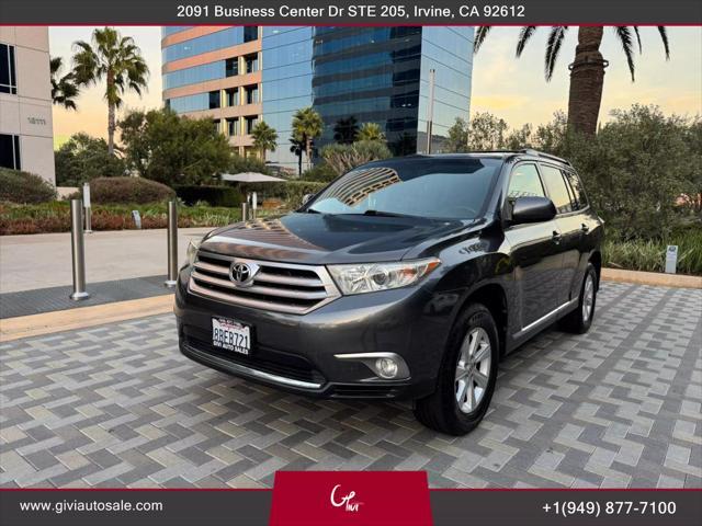 used 2011 Toyota Highlander car, priced at $10,500