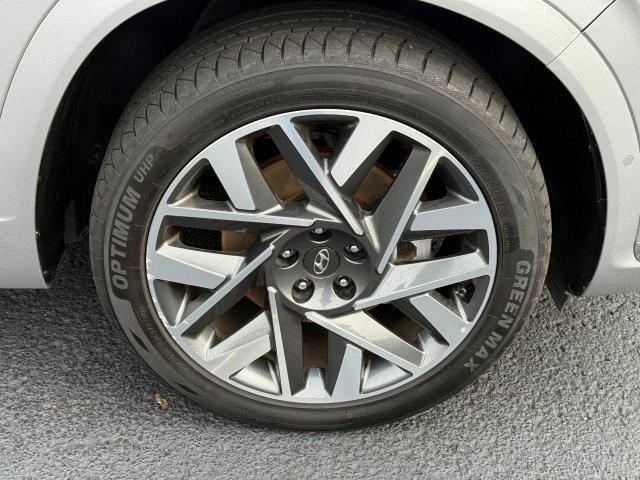 used 2023 Hyundai Santa Fe car, priced at $28,995