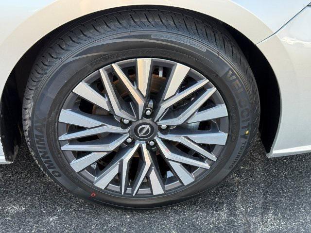 used 2023 Nissan Altima car, priced at $20,809