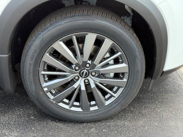 new 2025 Nissan Pathfinder car, priced at $47,325