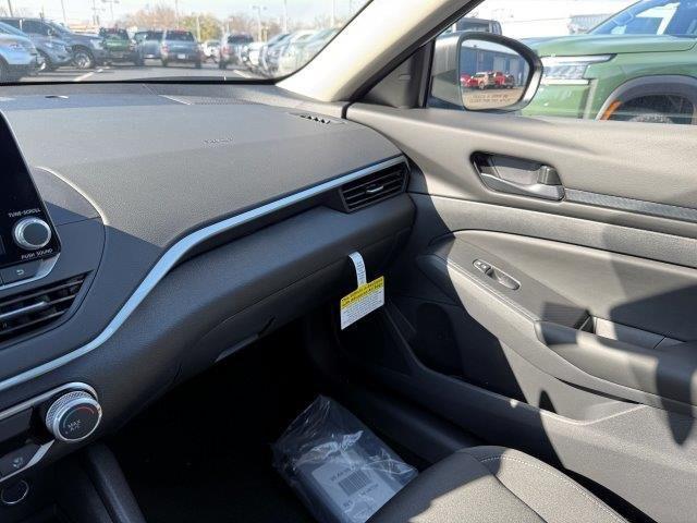new 2025 Nissan Altima car, priced at $26,295