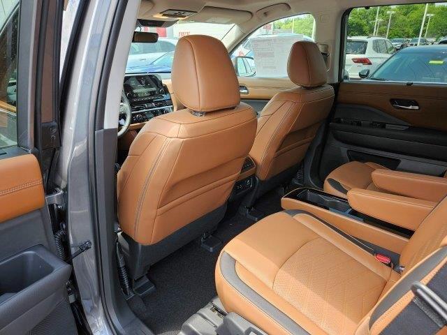 new 2024 Nissan Pathfinder car, priced at $49,046