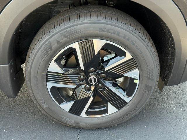 new 2025 Nissan Kicks car, priced at $26,997