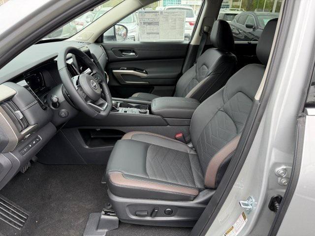 new 2025 Nissan Pathfinder car, priced at $50,252