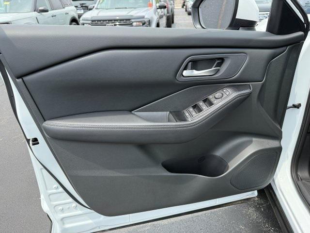 new 2025 Nissan Rogue car, priced at $31,232