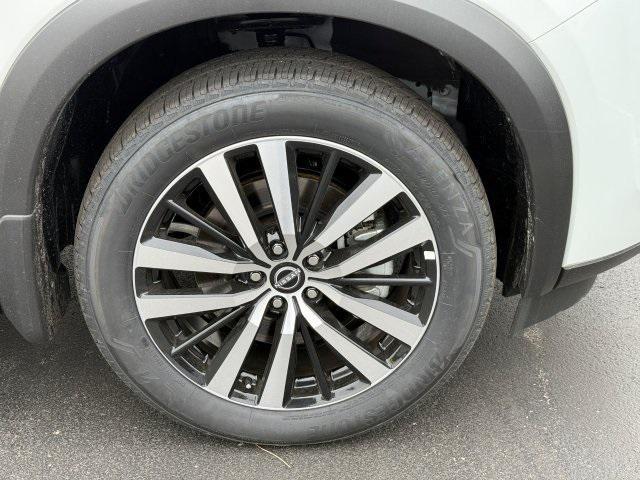 new 2025 Nissan Pathfinder car, priced at $50,141