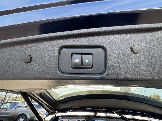 new 2025 Nissan Pathfinder car, priced at $34,572