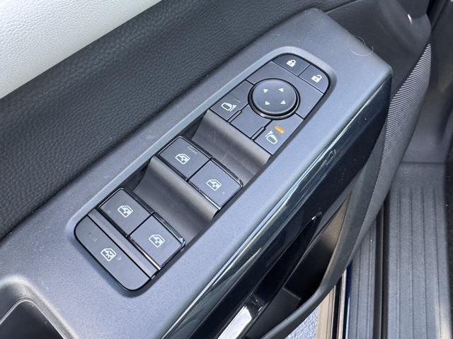 new 2025 Nissan Pathfinder car, priced at $34,572