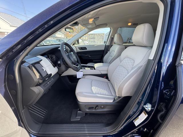 new 2025 Nissan Pathfinder car, priced at $34,572