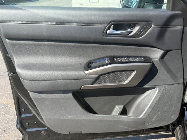 new 2025 Nissan Pathfinder car, priced at $47,467