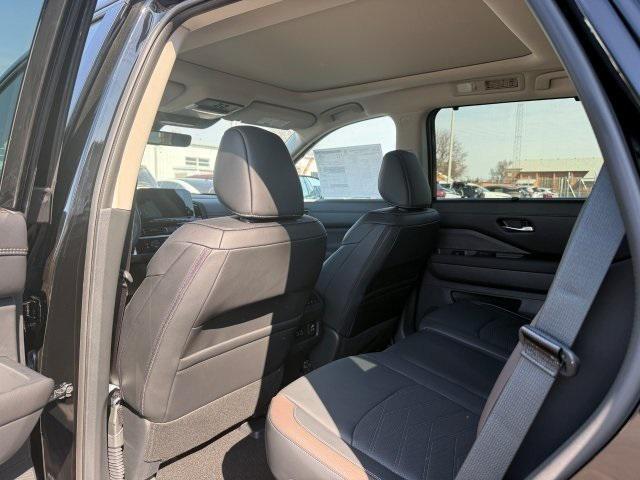new 2025 Nissan Pathfinder car, priced at $47,467