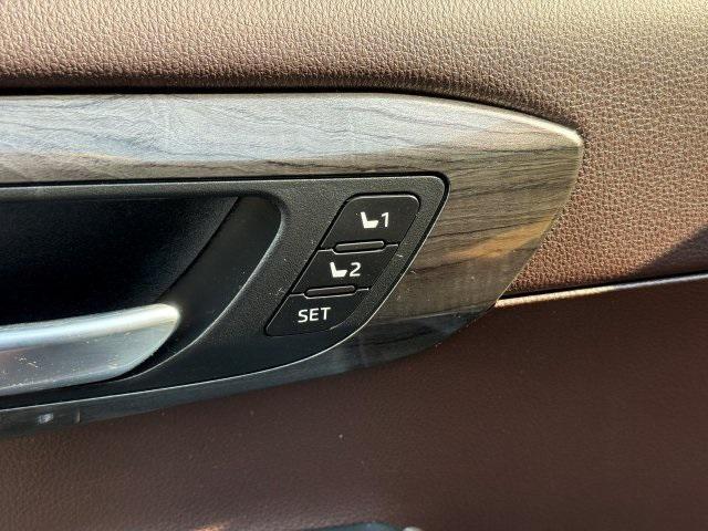 used 2020 Toyota Highlander car, priced at $32,999