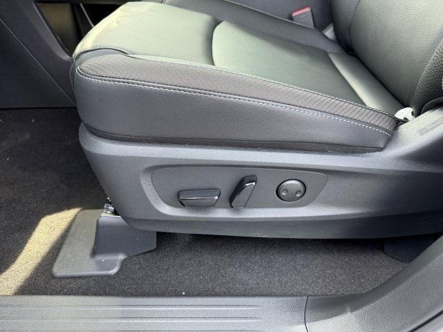 new 2025 Nissan Pathfinder car, priced at $43,746