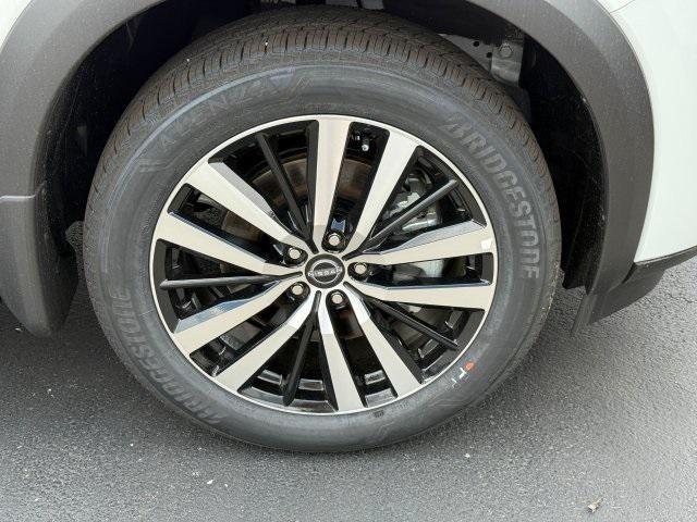 new 2025 Nissan Pathfinder car, priced at $50,508