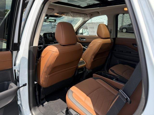 new 2025 Nissan Pathfinder car, priced at $50,508