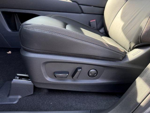 new 2025 Nissan Pathfinder car, priced at $45,572