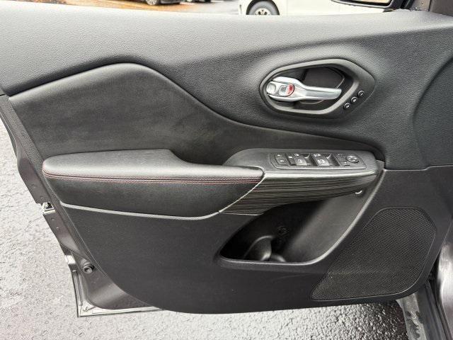 used 2016 Jeep Cherokee car, priced at $12,900