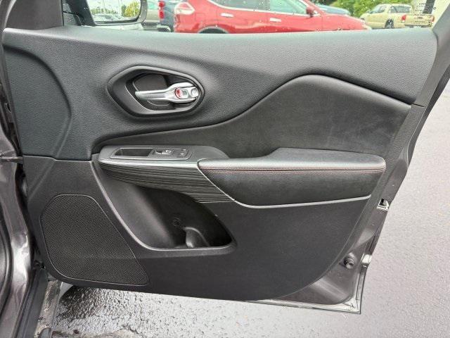 used 2016 Jeep Cherokee car, priced at $12,900