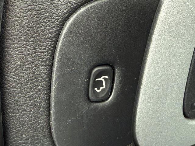 used 2016 Jeep Cherokee car, priced at $12,900