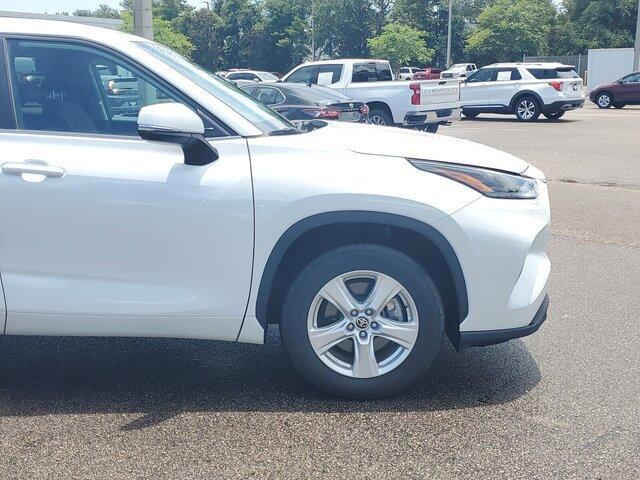 used 2023 Toyota Highlander car, priced at $35,888