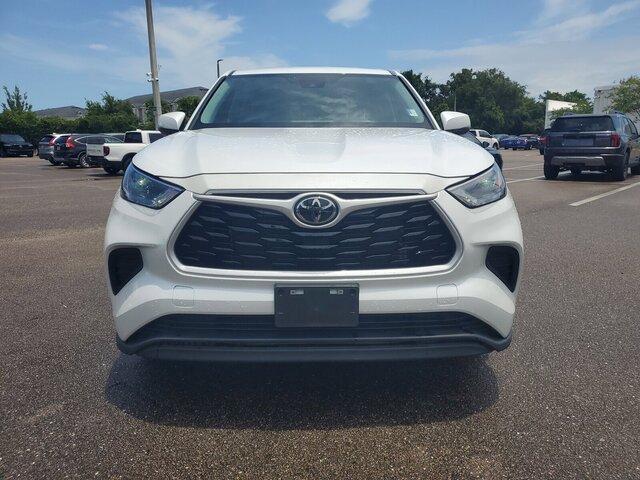 used 2023 Toyota Highlander car, priced at $35,888
