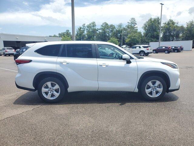 used 2023 Toyota Highlander car, priced at $35,888