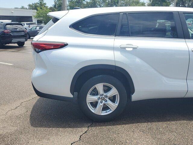 used 2023 Toyota Highlander car, priced at $35,888