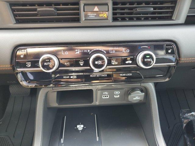 new 2025 Honda Pilot car, priced at $48,259