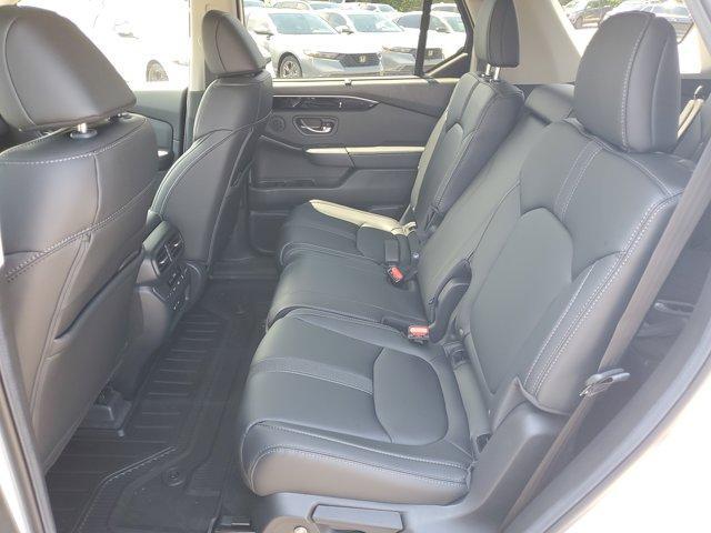 new 2025 Honda Pilot car, priced at $44,650