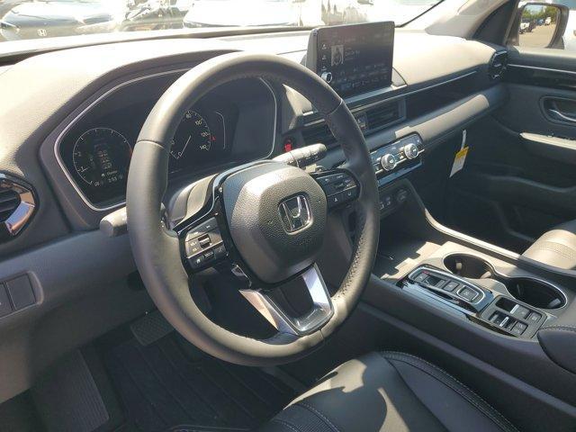 new 2025 Honda Pilot car, priced at $44,650
