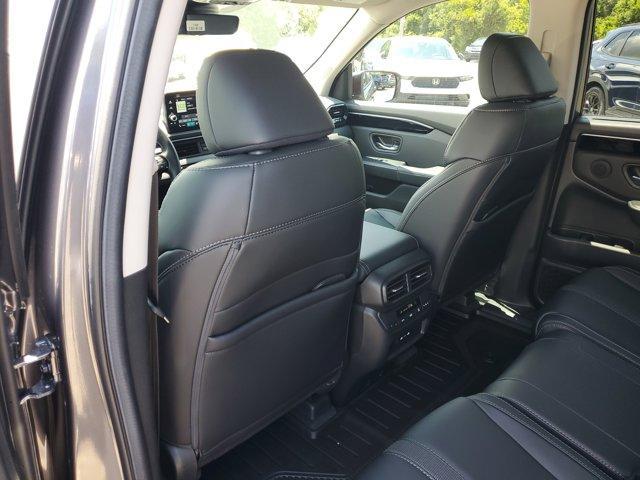 new 2025 Honda Pilot car, priced at $44,223