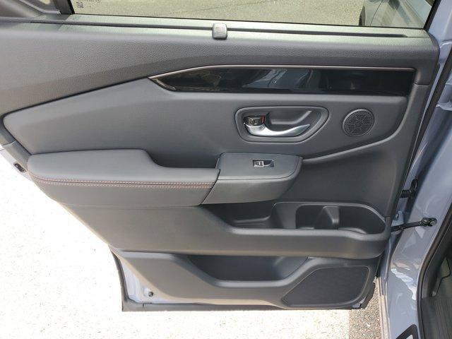 new 2025 Honda Pilot car, priced at $48,619