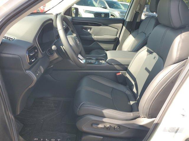 new 2025 Honda Pilot car, priced at $44,055