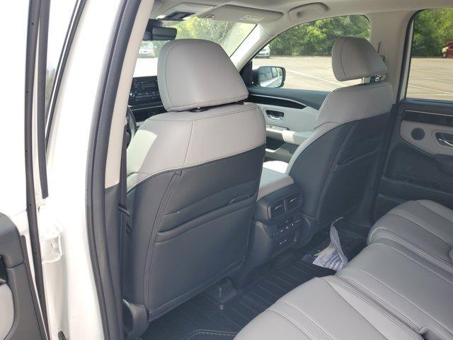 new 2025 Honda Pilot car, priced at $46,630