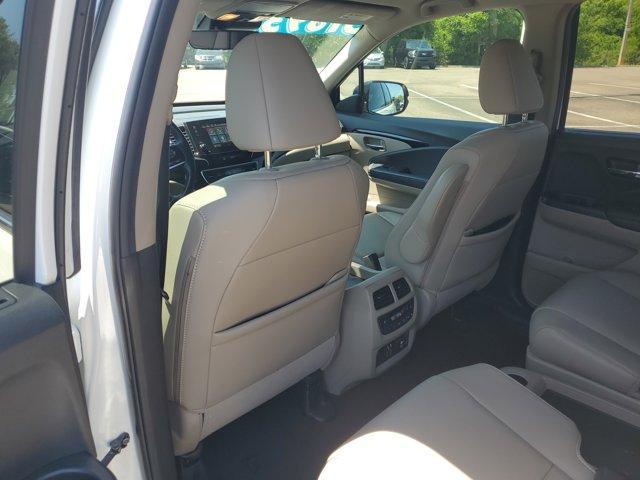 used 2022 Honda Pilot car, priced at $29,988
