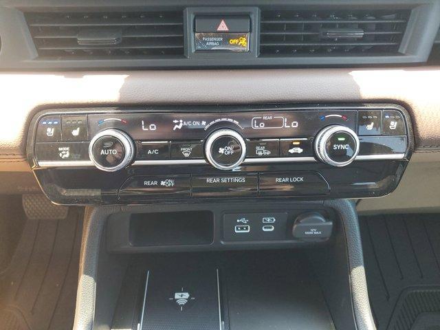 new 2025 Honda Pilot car, priced at $50,177