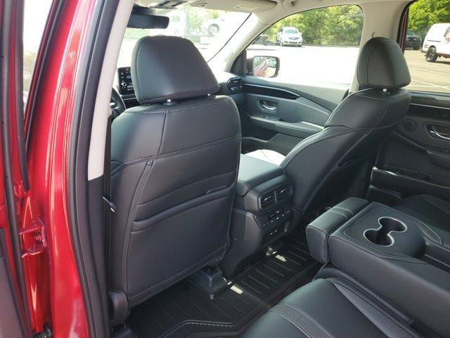 new 2025 Honda Pilot car, priced at $48,329